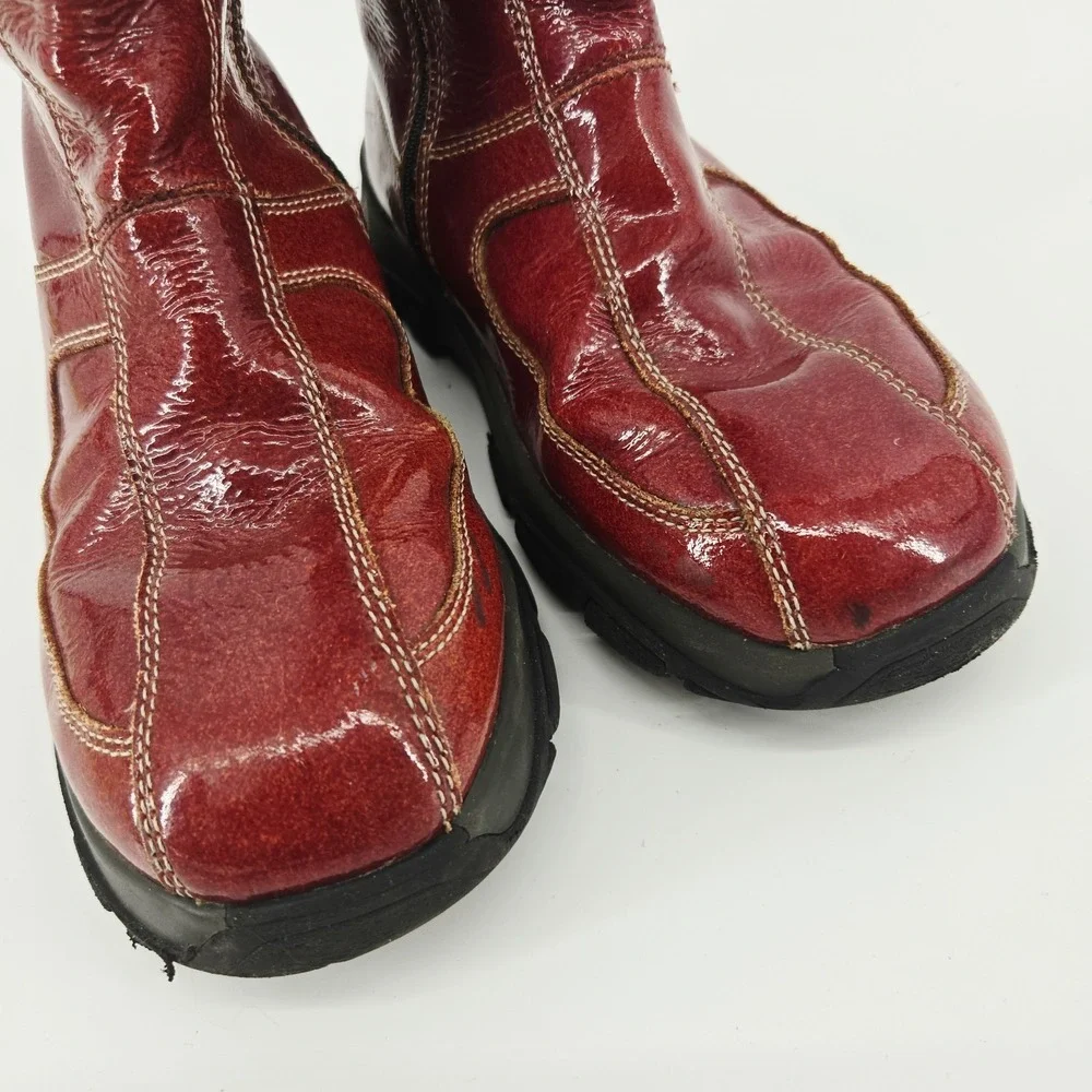 Naturino girls Red patent leather boots size‎ 32 US Girls size 2 zip closure